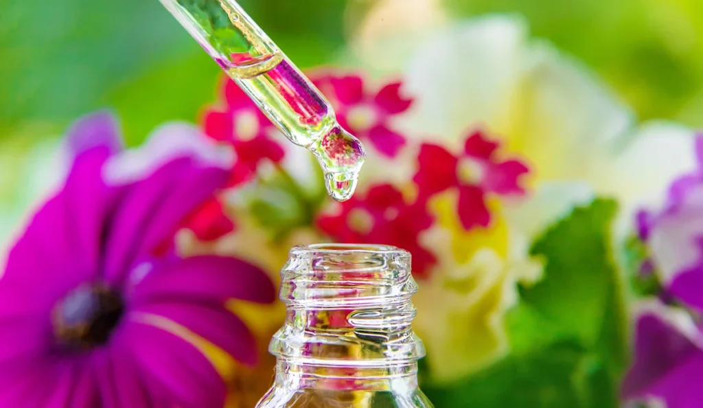 Voici comment utiliser les huiles essentielles au quotidien pour prévenir les allergies