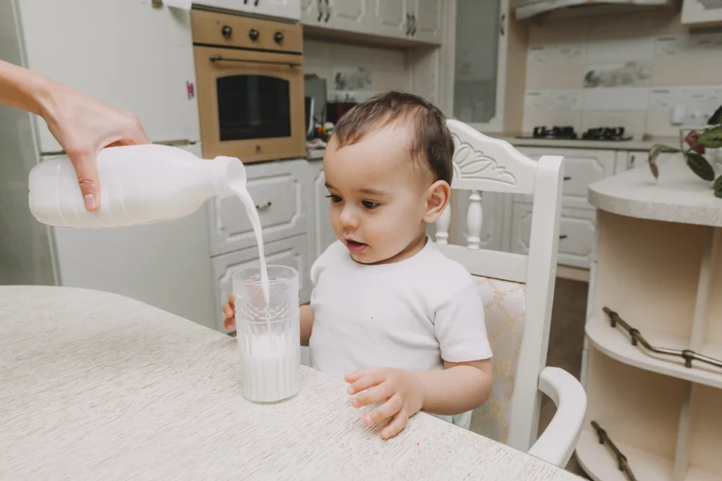 Voici comment savoir si bébé est allergique au lait de vache